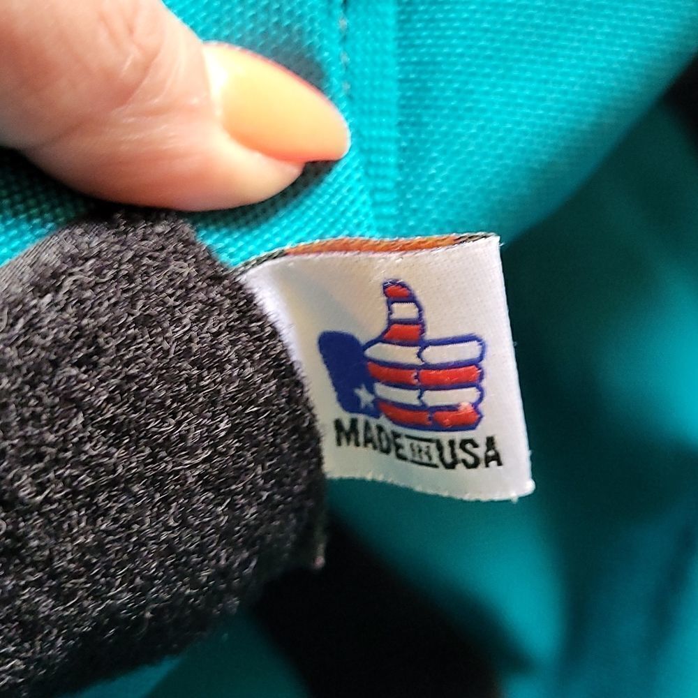 ‎Disney Rickshaw Mickey Mouse Messenger Bag - Picture 9 of 14